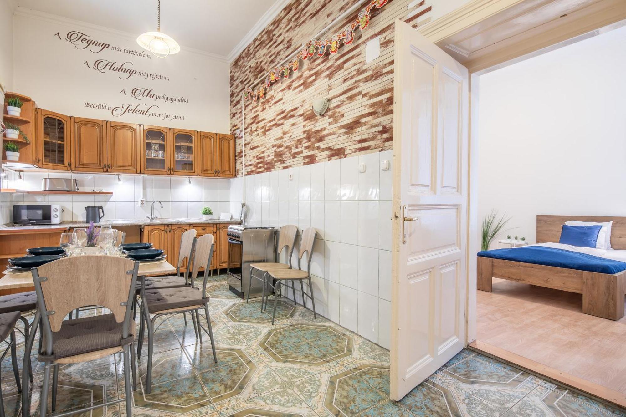 Metropolitan Retreat Blaha Square *